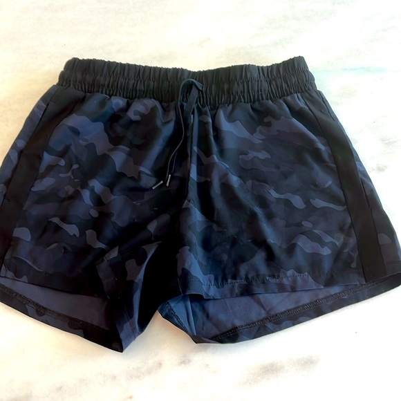 4 pairs Under Armour and Nike Women’s Shorts Set small/medium running athletic - Picture 9 of 16